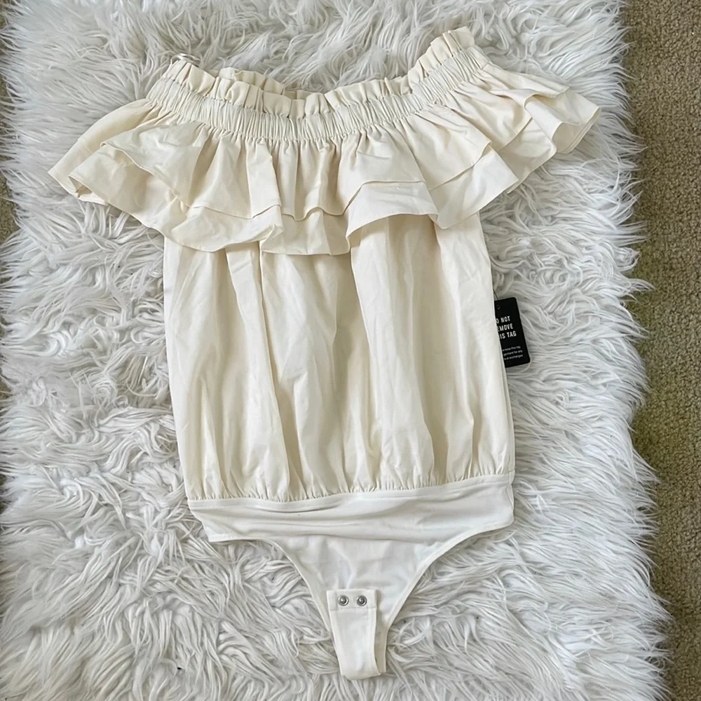 Express Ruffled Off-Shoulder Bodysuit - Picture 2 of 4